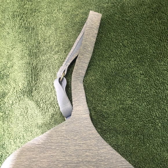 Hanes Convertable T-Shirt bra - Picture 5 of 7